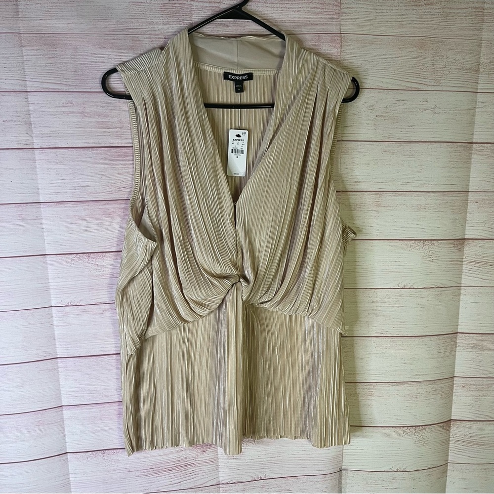 Express NWT Sleeveless Champagne‎ Blouse Size XL
